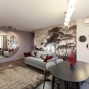 https://leogrand-apartment-on-svobody-avenue-lviv.hotelslviv.net